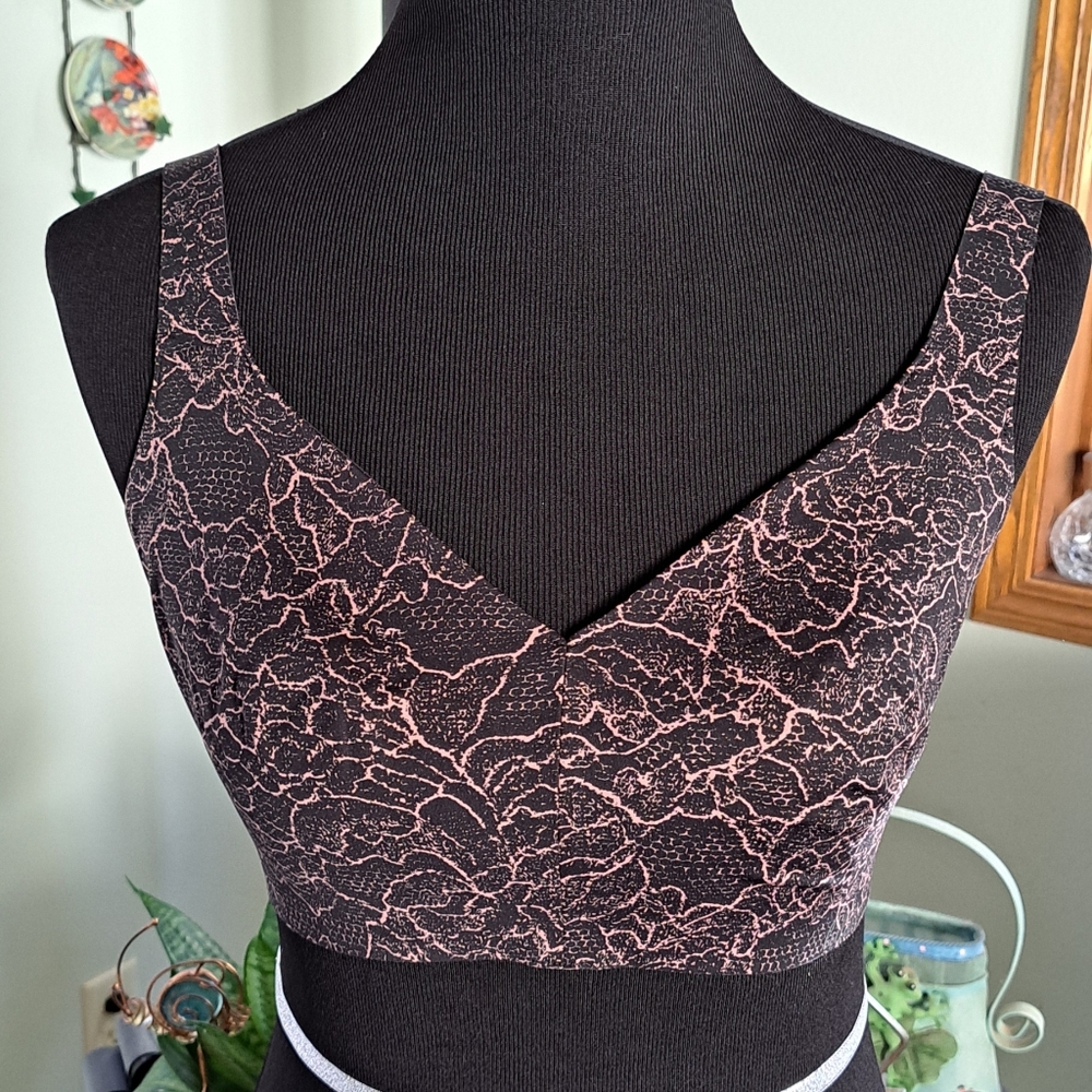 "Like Nothing Bra" says it all, Black and Pink NWT 34DD